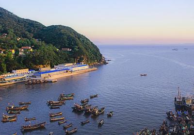 浙江臺(tái)州代管的一個(gè)“百?gòu)?qiáng)縣”,是省內(nèi)第二大島,擁有大鹿島景區(qū)